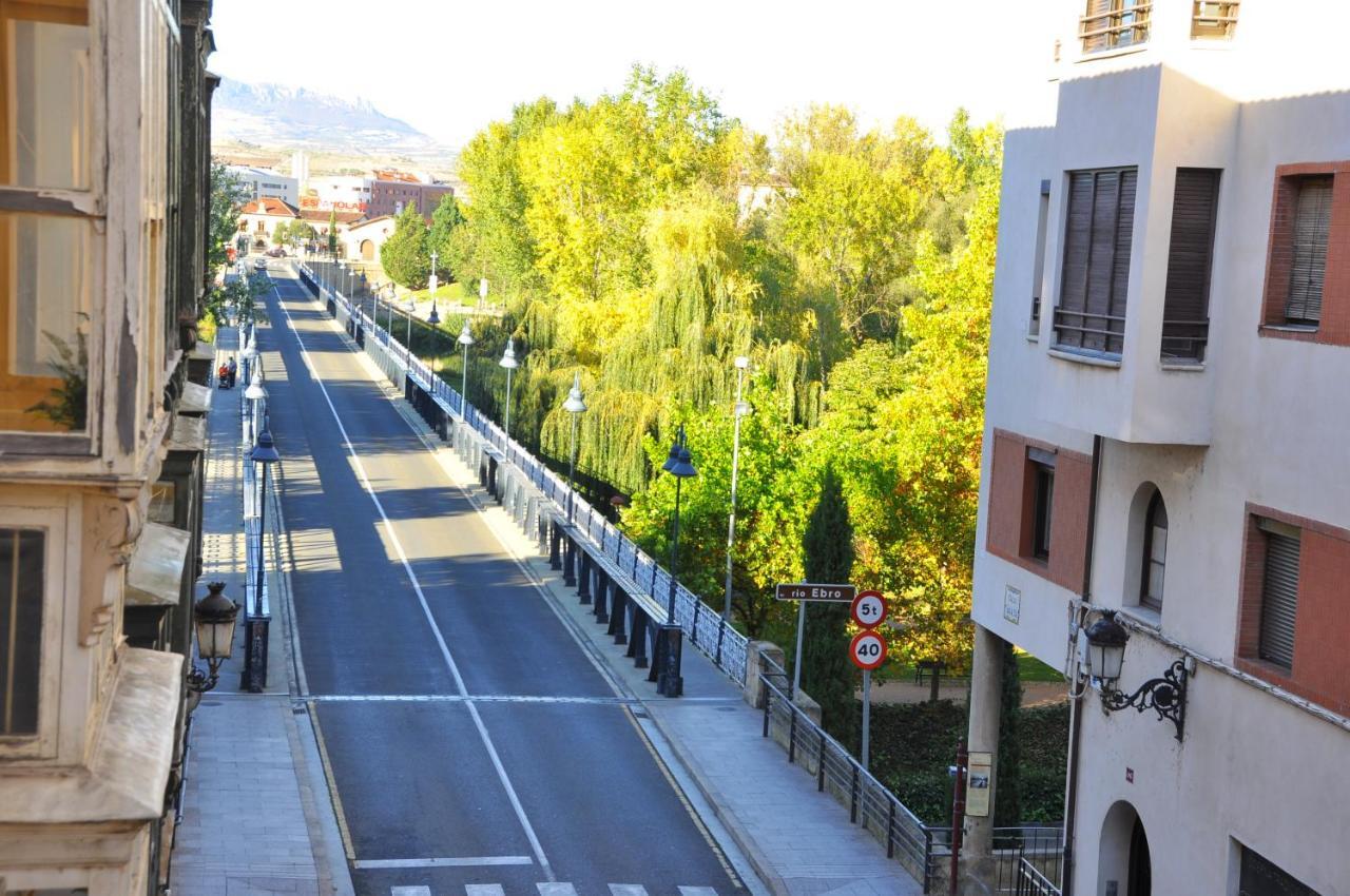 Puente Sobre El Ebro Apartment